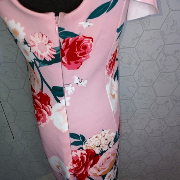 Guess womans convertible off the shoulder to one shoulder floral ruffle dress - Picture 7 of 16